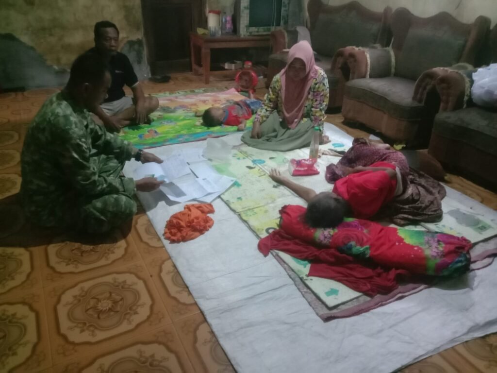 Babinsa Koramil Tirtayasa Bantu Ibu Sapiyah Urus Rujukan Pengobatan ke Rumah Sakit Babinsa Koramil Tirtayasa Bantu Ibu Sapiyah Urus Rujukan Pengobatan ke Rumah Sakit